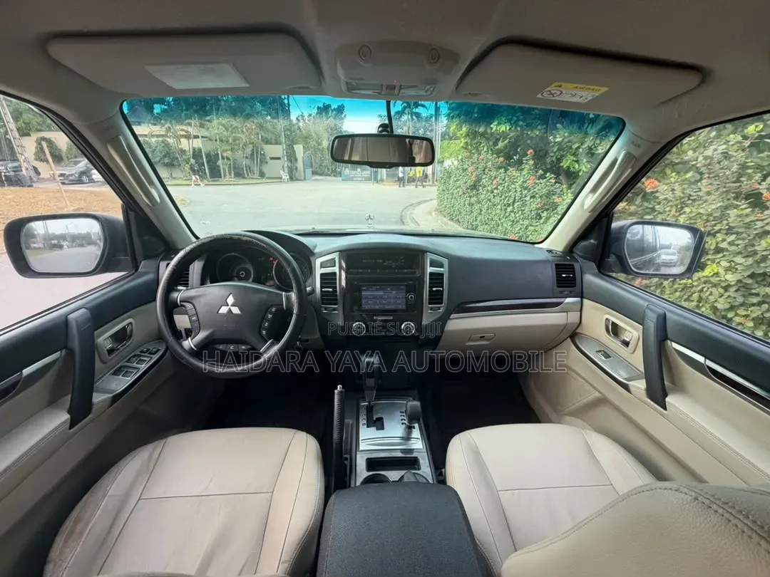 Mitsubishi Pajero 2023 Noir