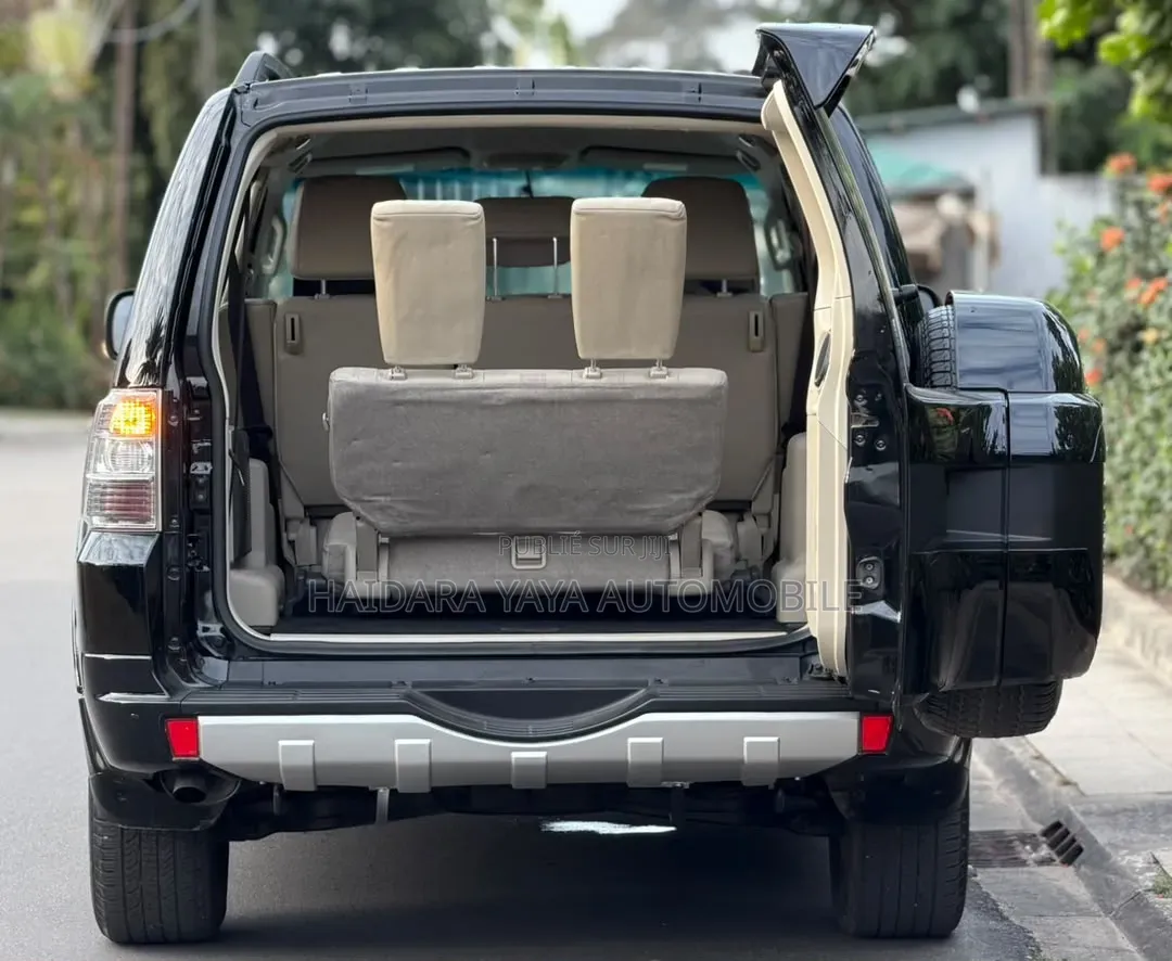 Mitsubishi Pajero 2023 Noir