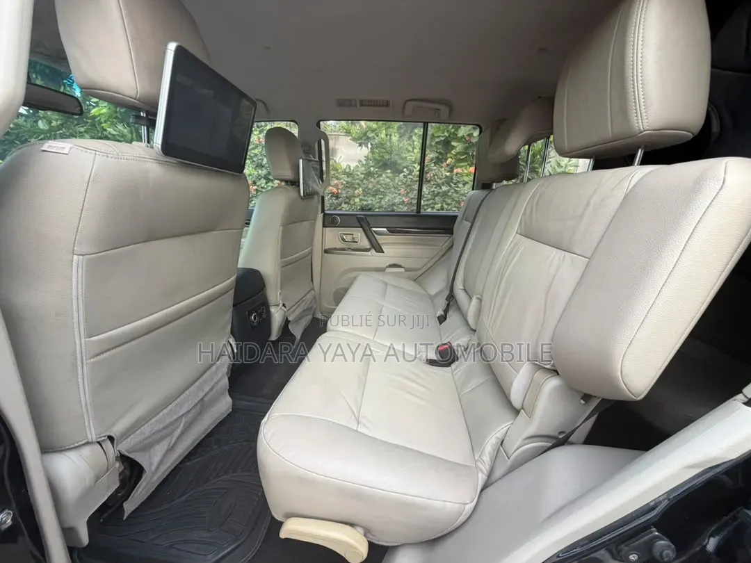 Mitsubishi Pajero 2023 Noir