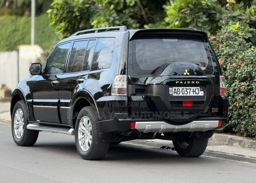 Mitsubishi Pajero 2023 Noir