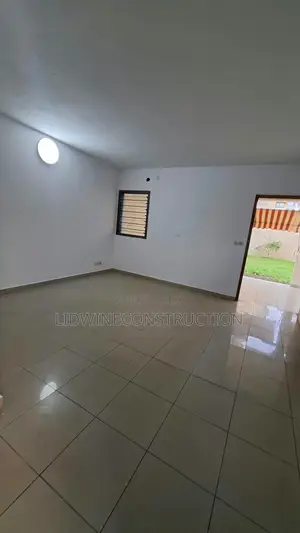 5chbre Duplex dans Cocody à Vendre