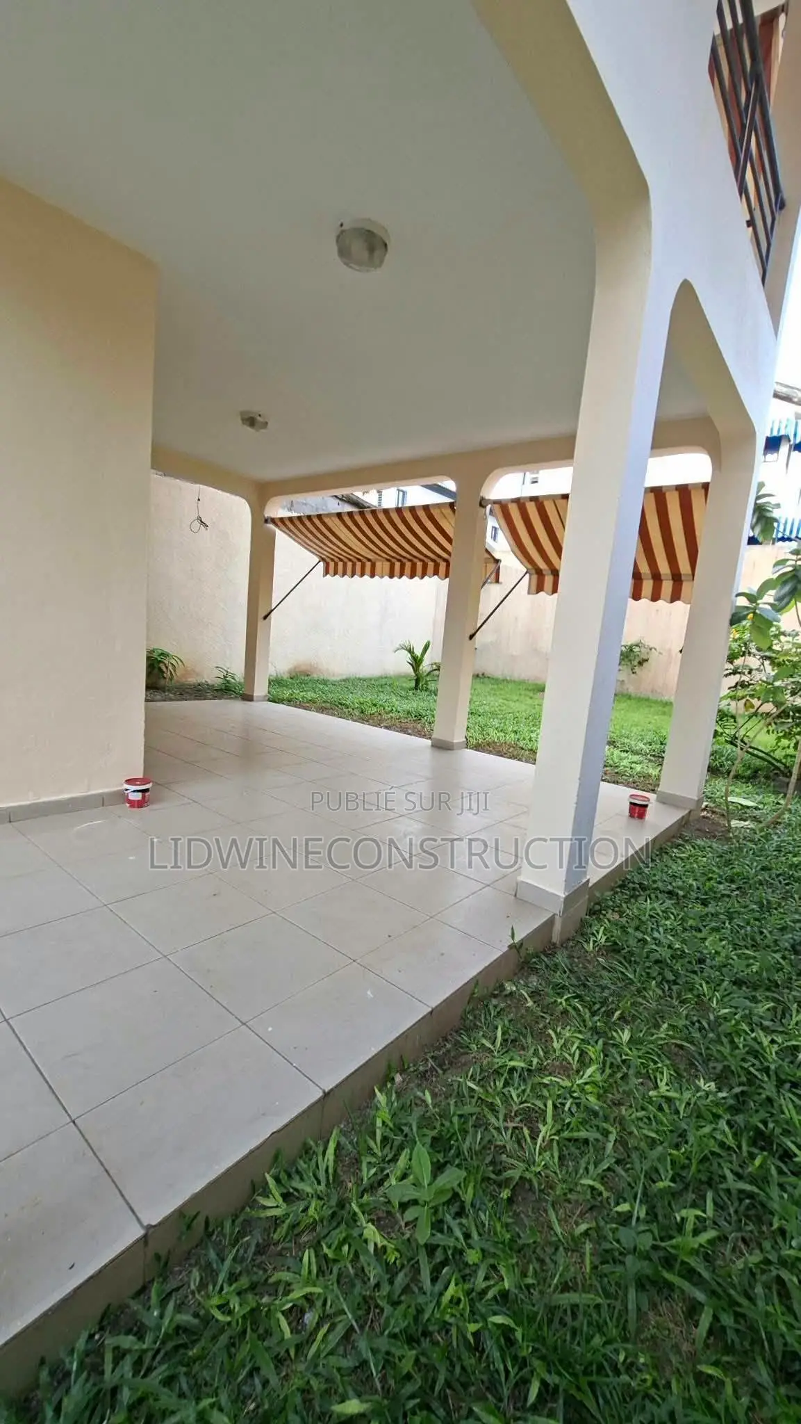 5chbre Duplex dans Cocody à Vendre