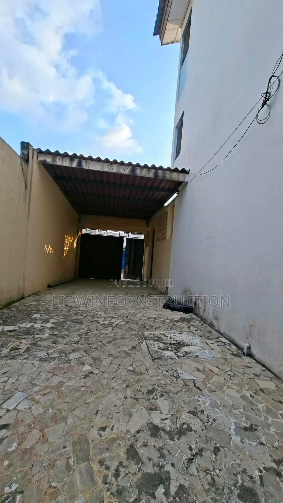 5chbre Duplex dans Cocody à Vendre