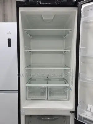 Indesit Noir – Combi Bottom Freezer