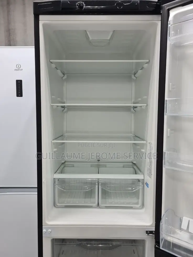 Indesit Noir – Combi Bottom Freezer