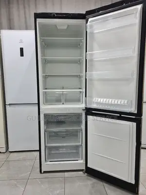Indesit Noir – Combi Bottom Freezer