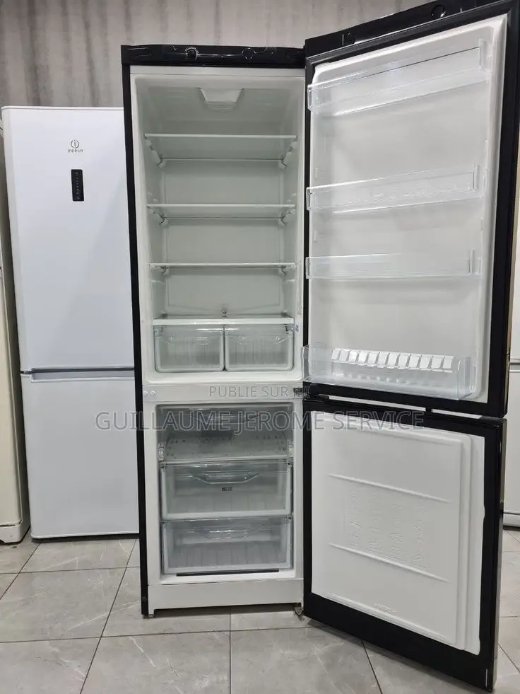 Indesit Noir – Combi Bottom Freezer