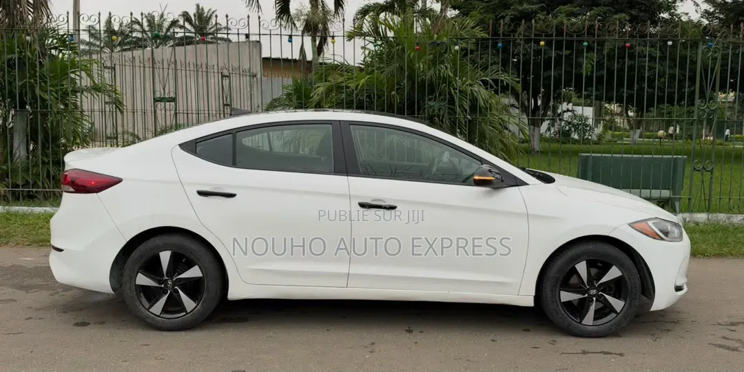 Hyundai Elantra 2018 Blanc
