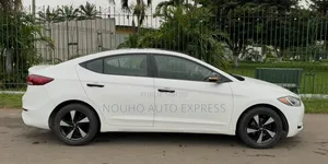 Hyundai Elantra 2018 Blanc