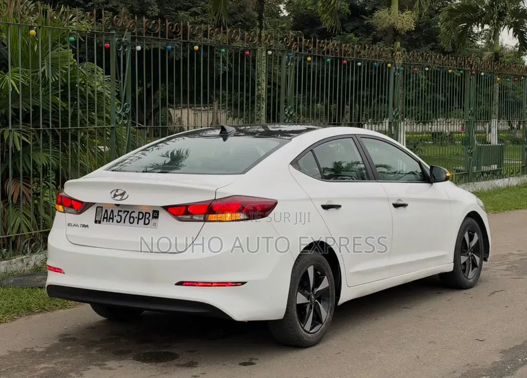 Hyundai Elantra 2018 Blanc