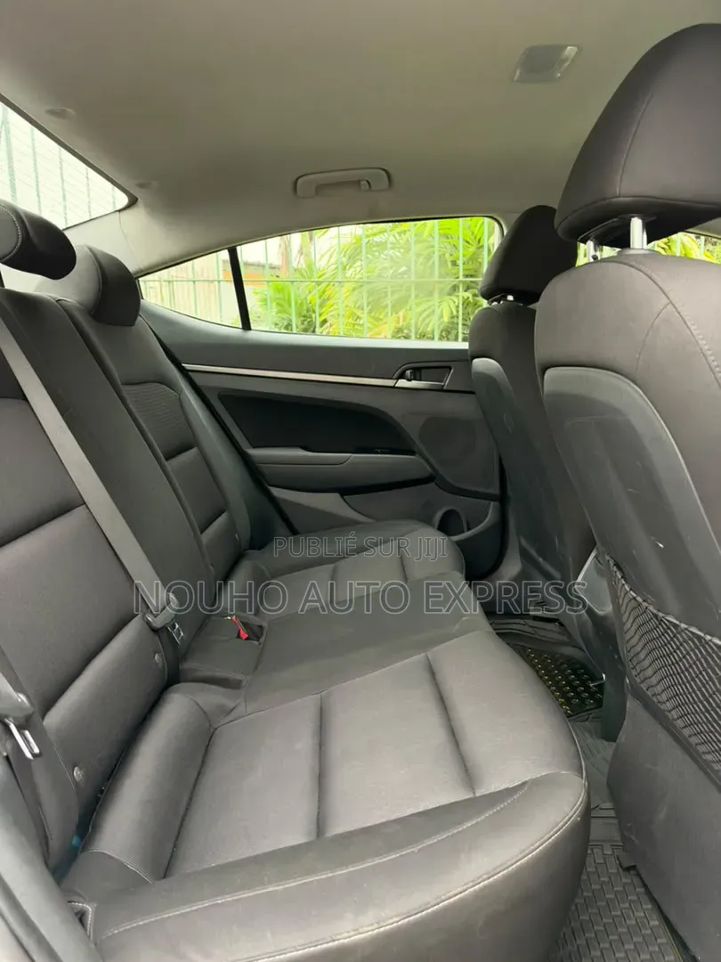 Hyundai Elantra 2018 Blanc