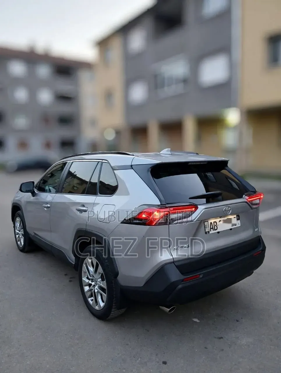 Toyota RAV4 2021 Gris