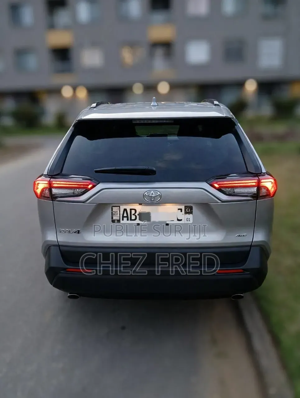Toyota RAV4 2021 Gris