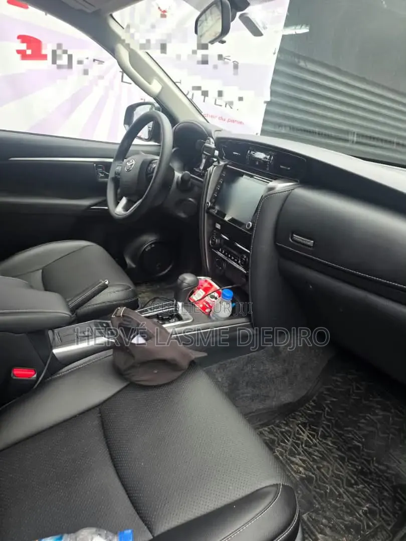 Toyota Fortuner 2025 Noir