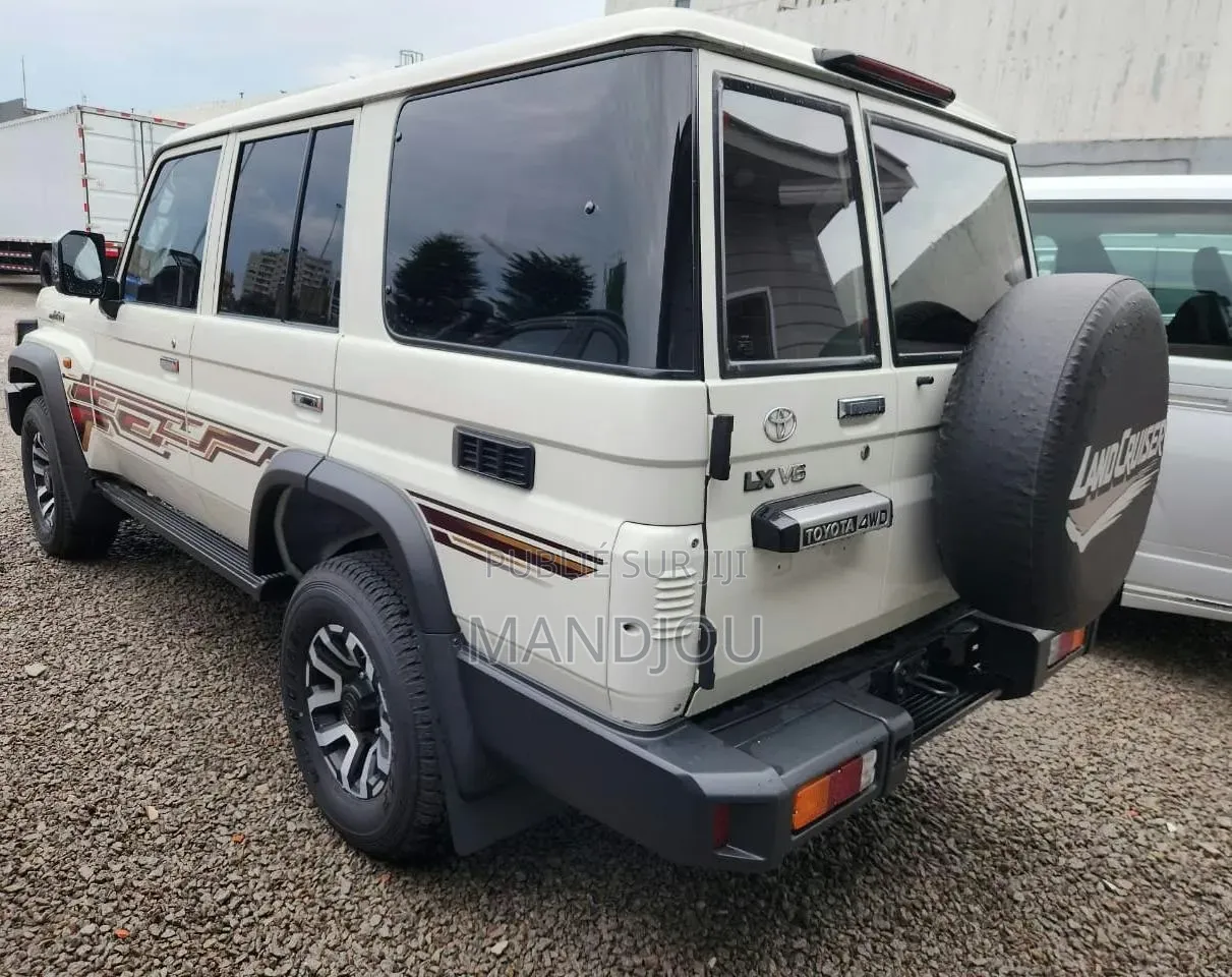 Toyota Land Cruiser 2026 Gris