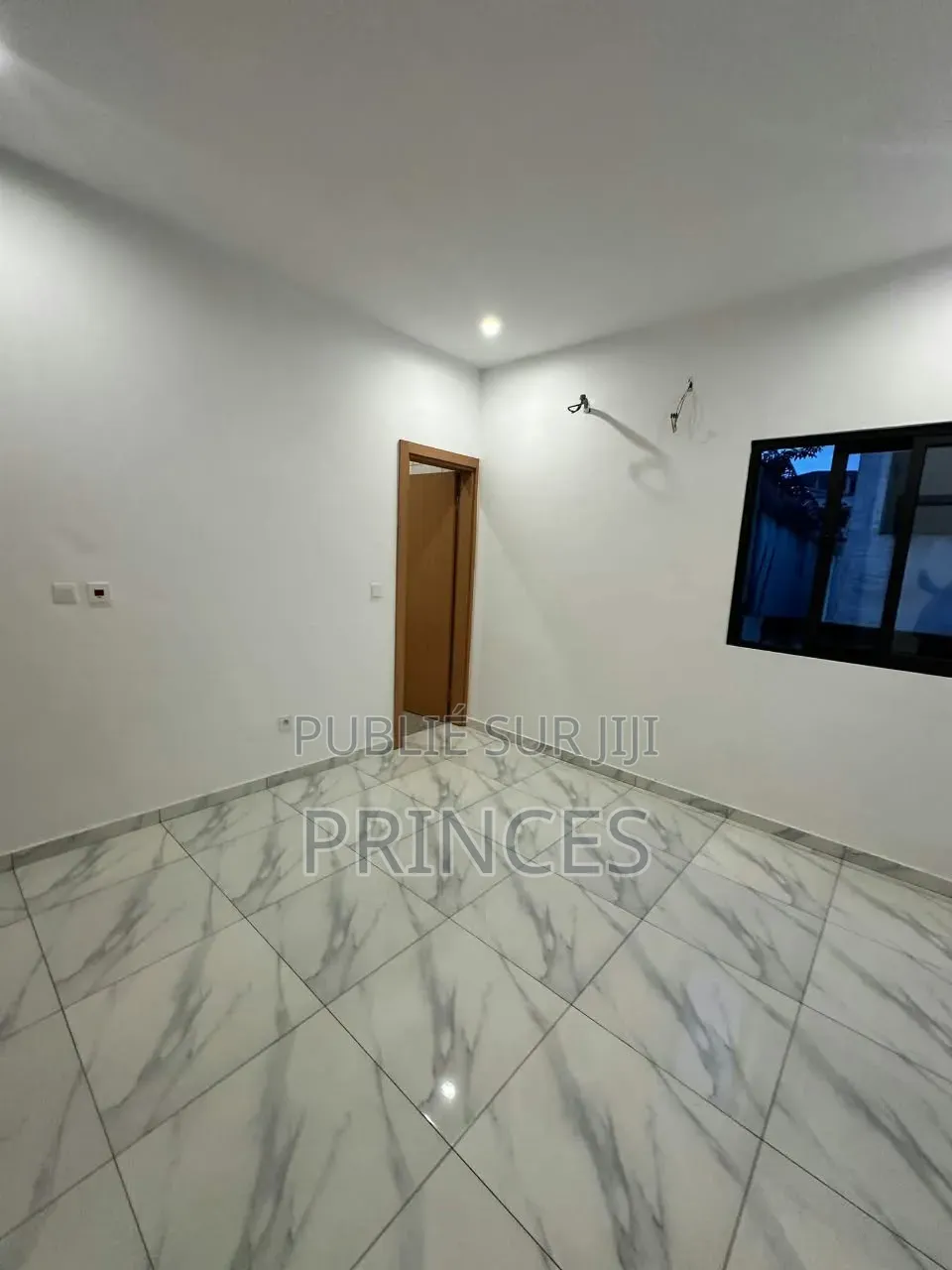 20chbre Appartement dans Ange Immobilier, Cocody à Vendre