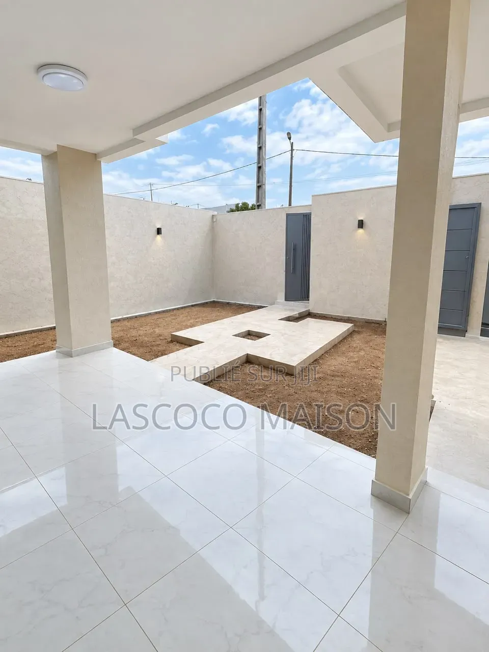 5chbre Duplex dans Lascoco Maison, Bingerville à Vendre