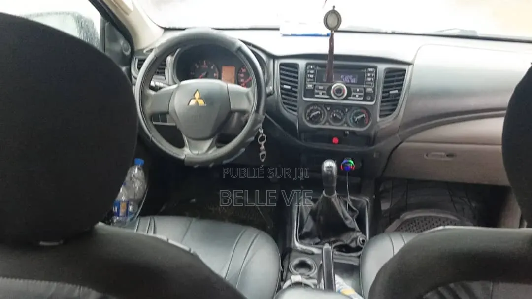Mitsubishi L200 2018 Noir