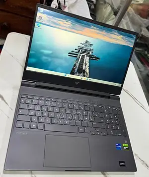 Ordinateur portable HP Victus 15 16GB Intel Core i7 SSD 512GB