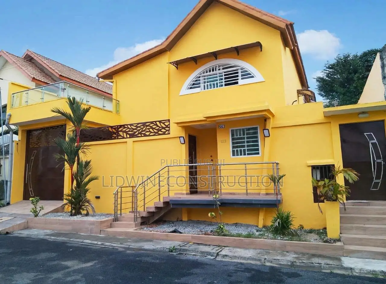 5chbre Duplex dans Cocody à Louer