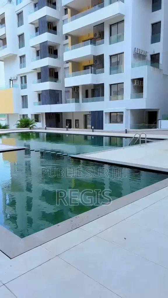 Meublé 4chbre Appartement dans Regis, Attécoubé à Louer