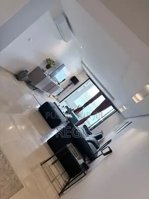 Meublé 4chbre Appartement dans Regis, Attécoubé à Louer