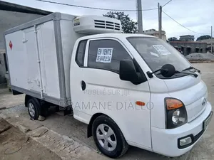 Hyundai Eon 2018 Blanc cassé