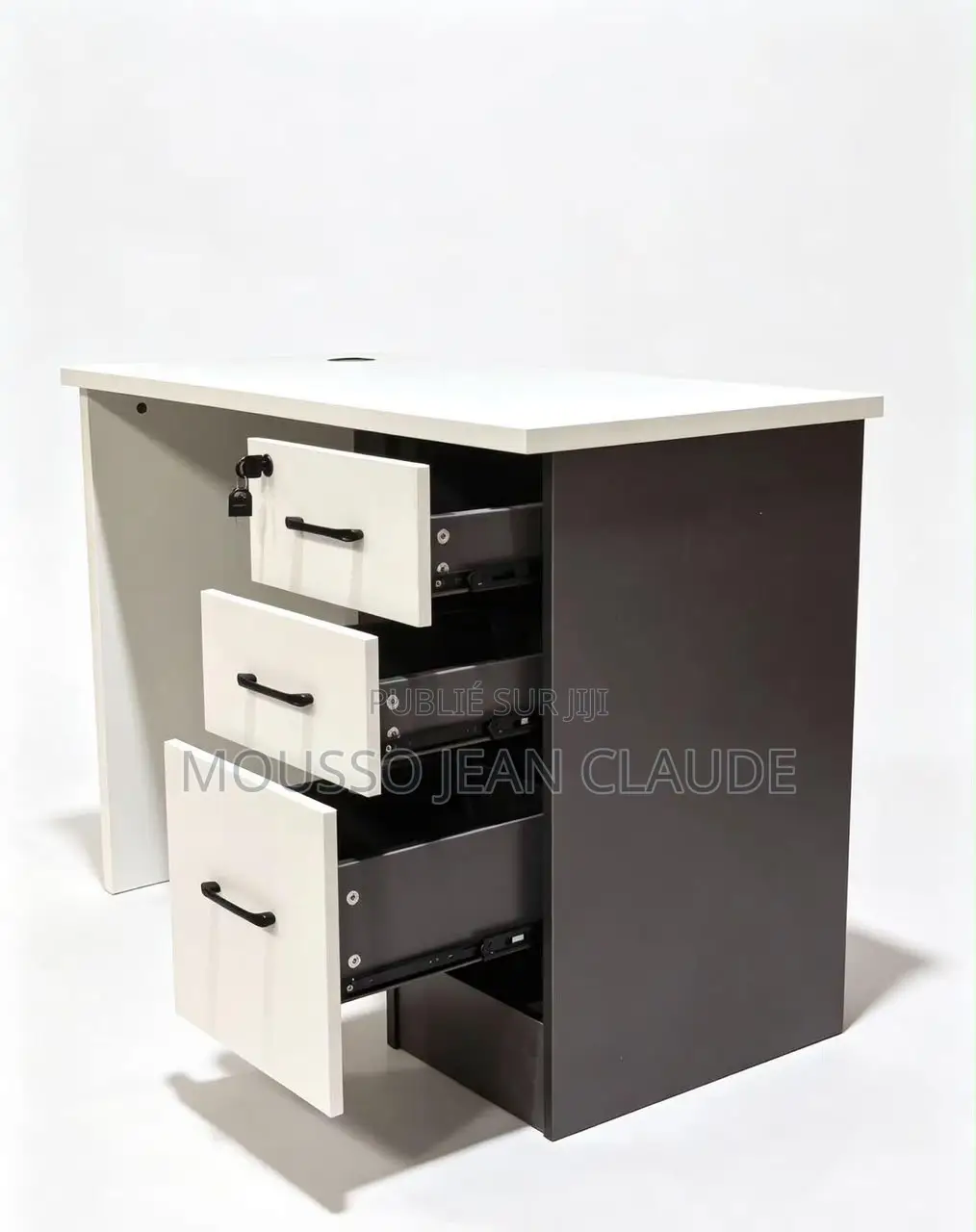 Vends Des Meubles De Bureau Et Des Armoires