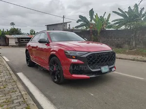 Nouveau Audi RS Q8 performance SUV AWD 2026 Rouge