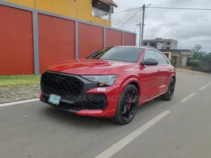 Nouveau Audi RS Q8 performance SUV AWD 2026 Rouge
