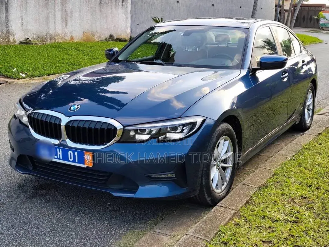 BMW 318i 2023 Bleu