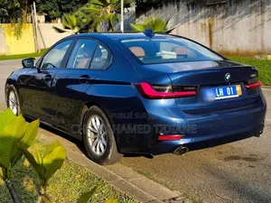 BMW 318i 2023 Bleu