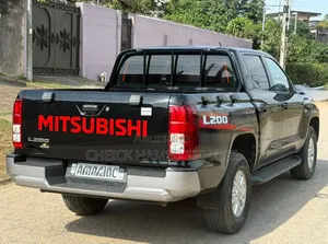 Mitsubishi L200 2025 Noir