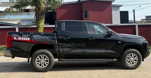 Mitsubishi L200 2025 Noir
