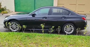 BMW 318i 2019 Noir