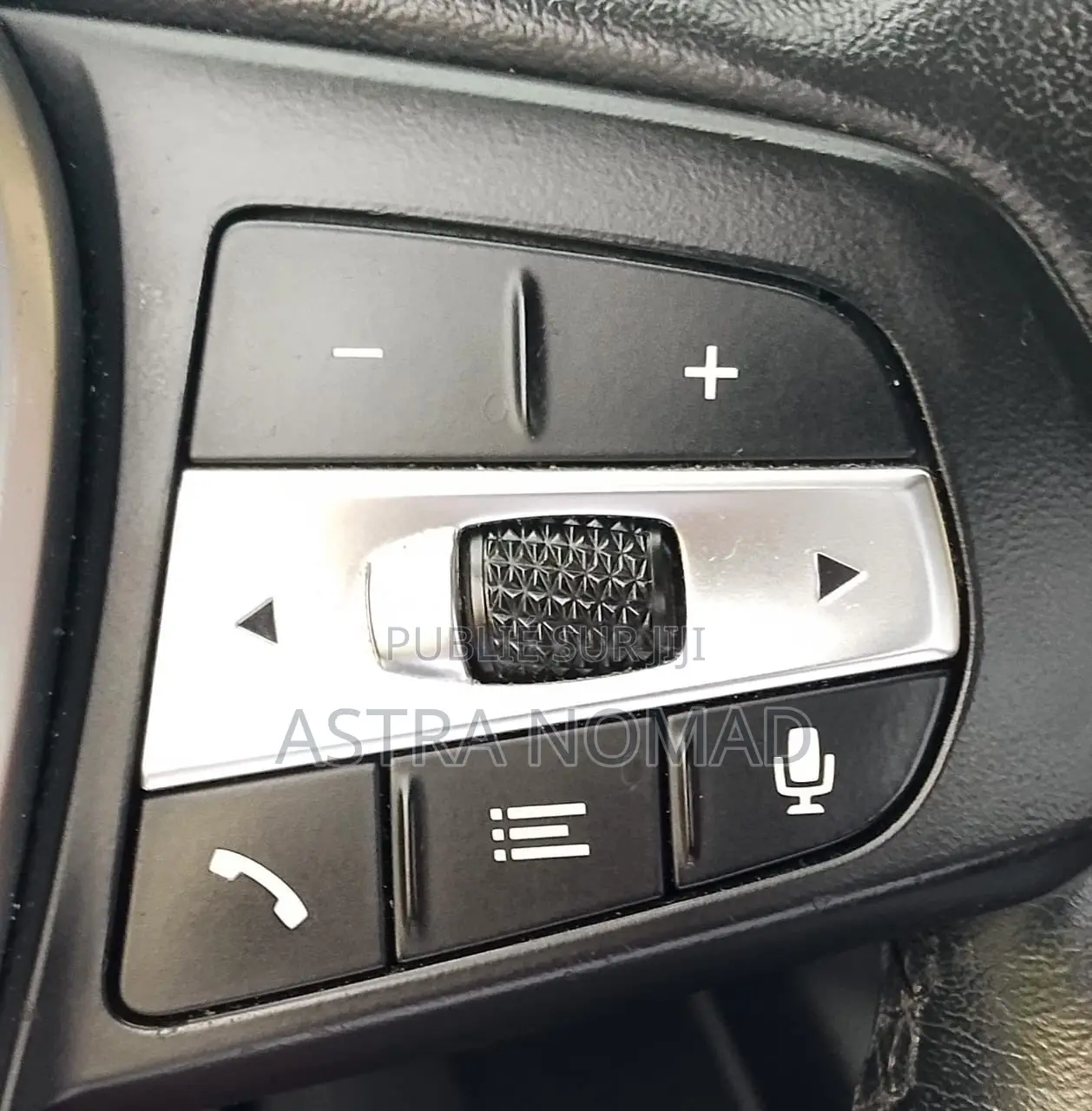 BMW 318i 2019 Noir