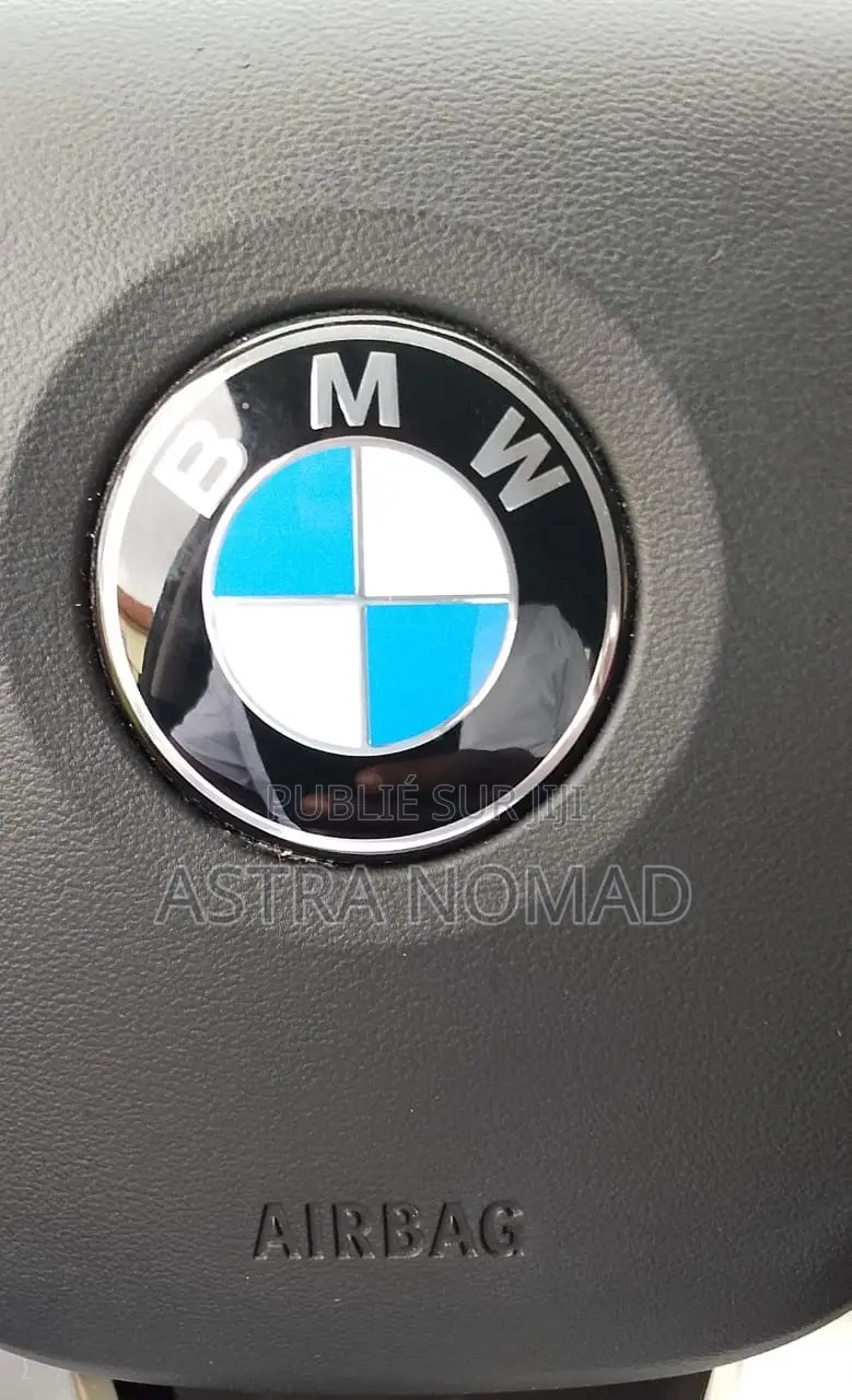 BMW 318i 2019 Noir