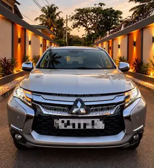 Mitsubishi Montero Sport 2020 Gris