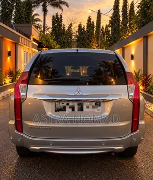 Mitsubishi Montero Sport 2020 Gris
