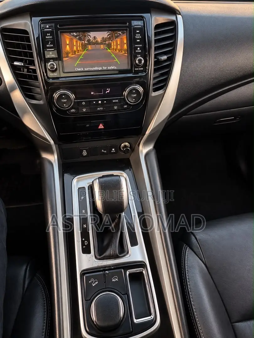 Mitsubishi Montero Sport 2020 Gris