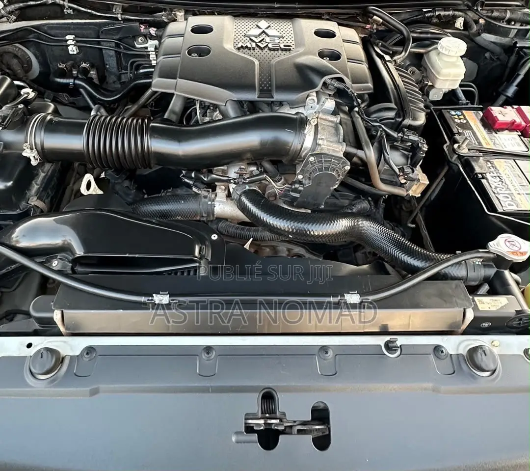 Mitsubishi Montero Sport 2020 Gris