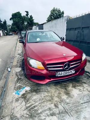 Mercedes-Benz C300 2017 Rouge