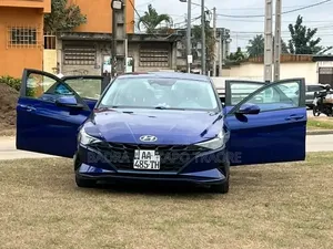 Hyundai Elantra Limited 2021 Bleu
