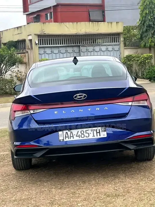 Hyundai Elantra Limited 2021 Bleu