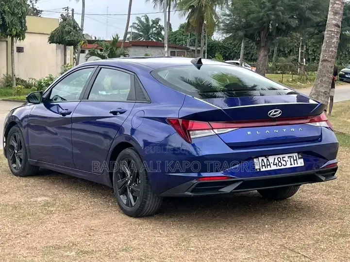 Hyundai Elantra Limited 2021 Bleu