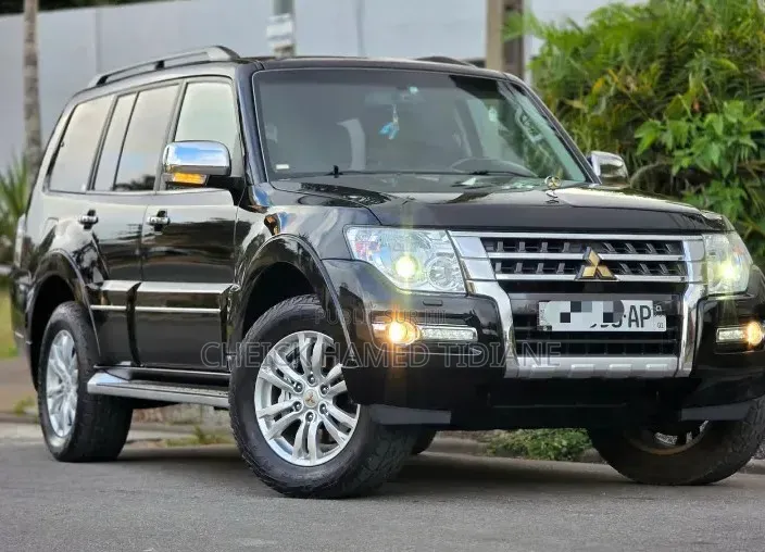 Mitsubishi Pajero 2024 Noir