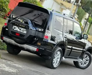 Mitsubishi Pajero 2024 Noir