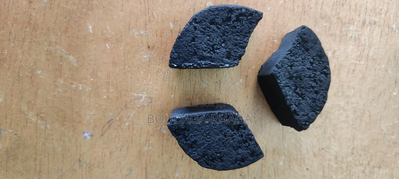 Produit De Chicha Électronique Vapo Puff Et Charbon