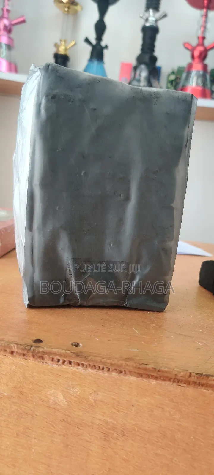 Produit De Chicha Électronique Vapo Puff Et Charbon