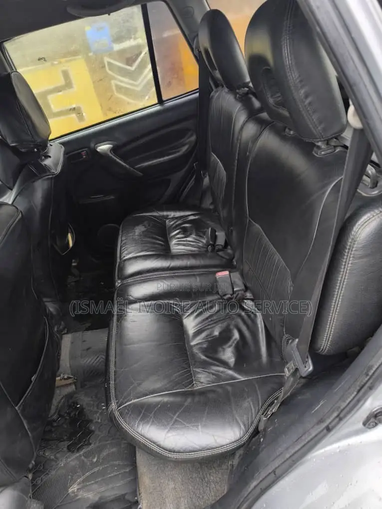 Toyota RAV4 Automatic 2003 Gris